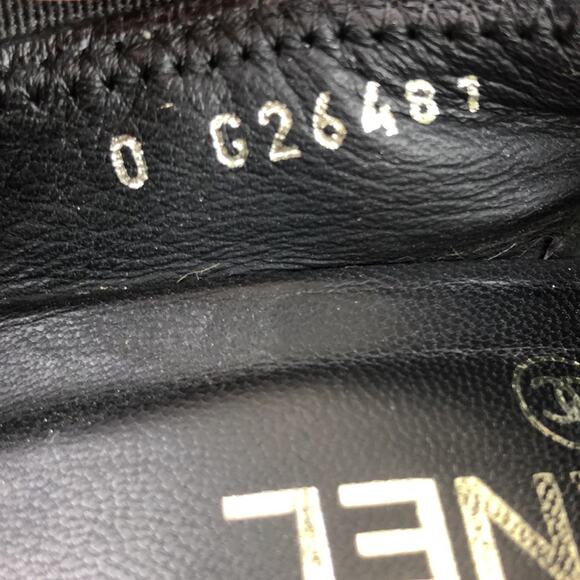 Chanel Black Lambskin Leather Ruffle CC Logo Patent Cap Toe Heels. Authentic. - Picture 14 of 14